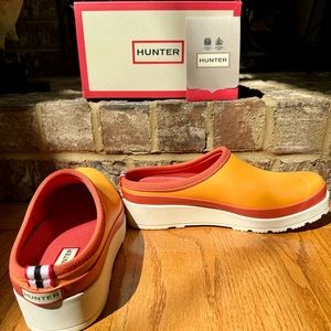 HUNTER Play clogs New. Never worn.